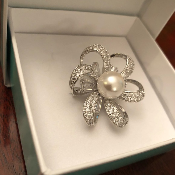 Brooch. SOLD - Picture 3 of 8